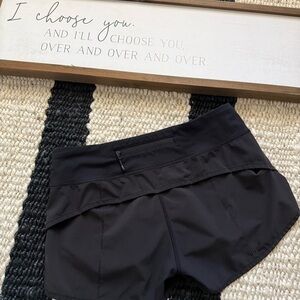 Lululemon Women's Speed Short Stretch 2.5" Color Black Size 4